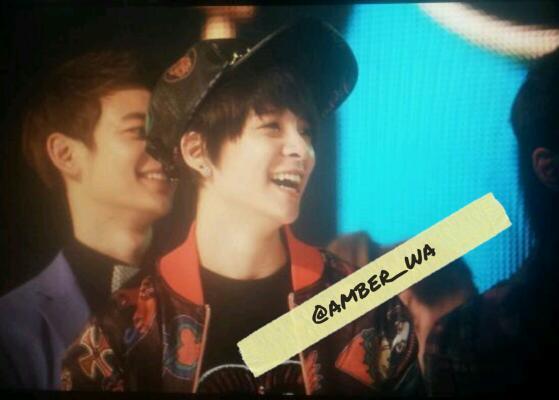 b18aef8cjw1e285xok6ooj (1)