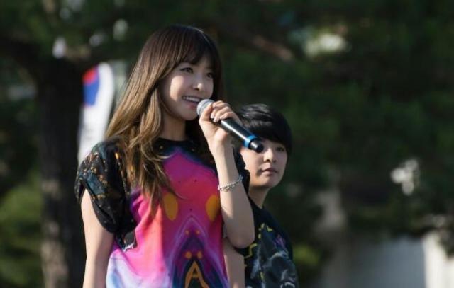 68e02e8fjw1e5a6065r7uj20i20bijru