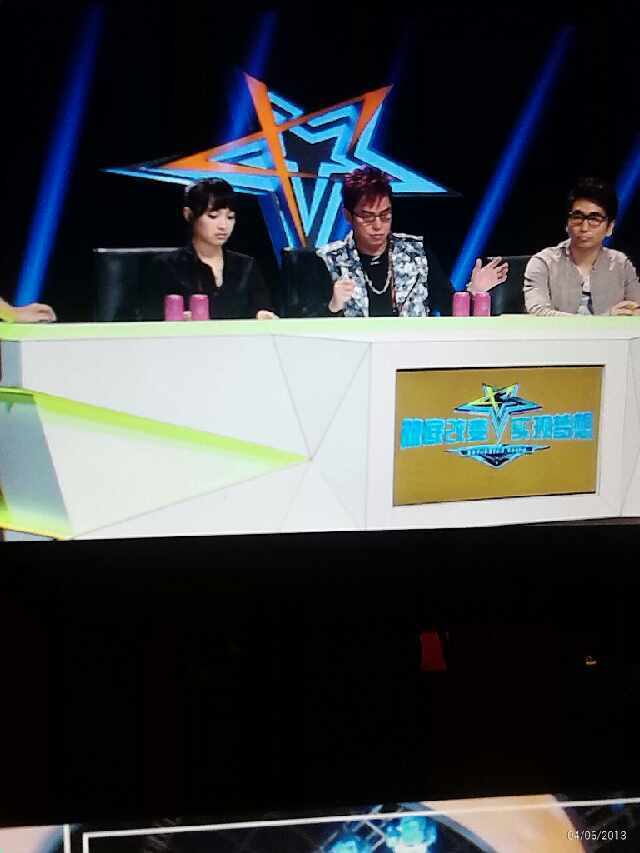 7b410267jw1e5c9tk1vwdj20hs0np74v