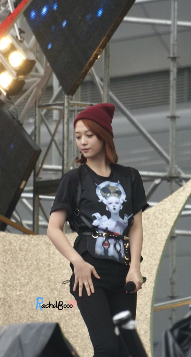 68117181jw1e69zqsqid8j20xc1q9nhf