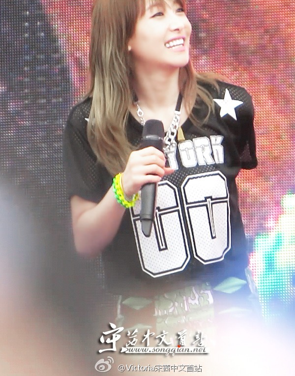 685244f0jw1e6hjgxhmp4j20go0l8423