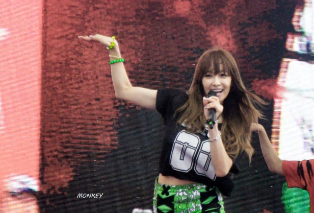 68a110ddtw1e69y6kpfg1j211c0pf7q5