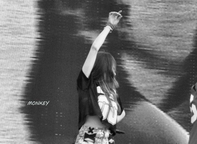 68a110ddtw1e69y6njwusj211r0rlnic