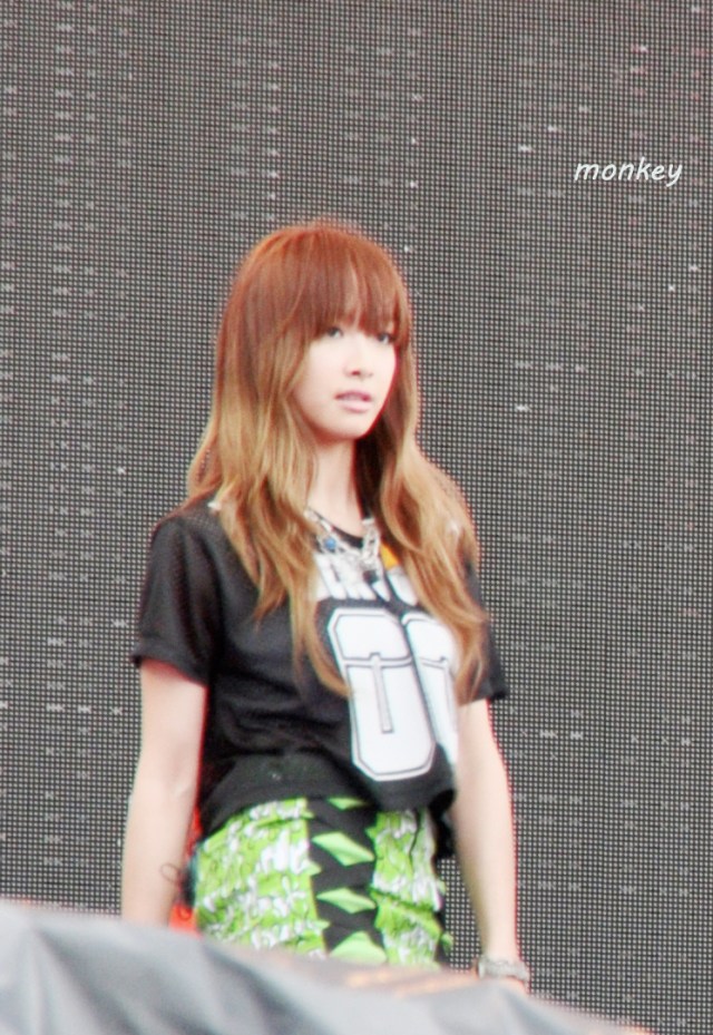 68a110ddtw1e69y6ronnij20kq0u44bo