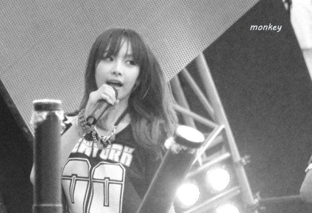 68a110ddtw1e69y6uijfjj20nc0g0wj2