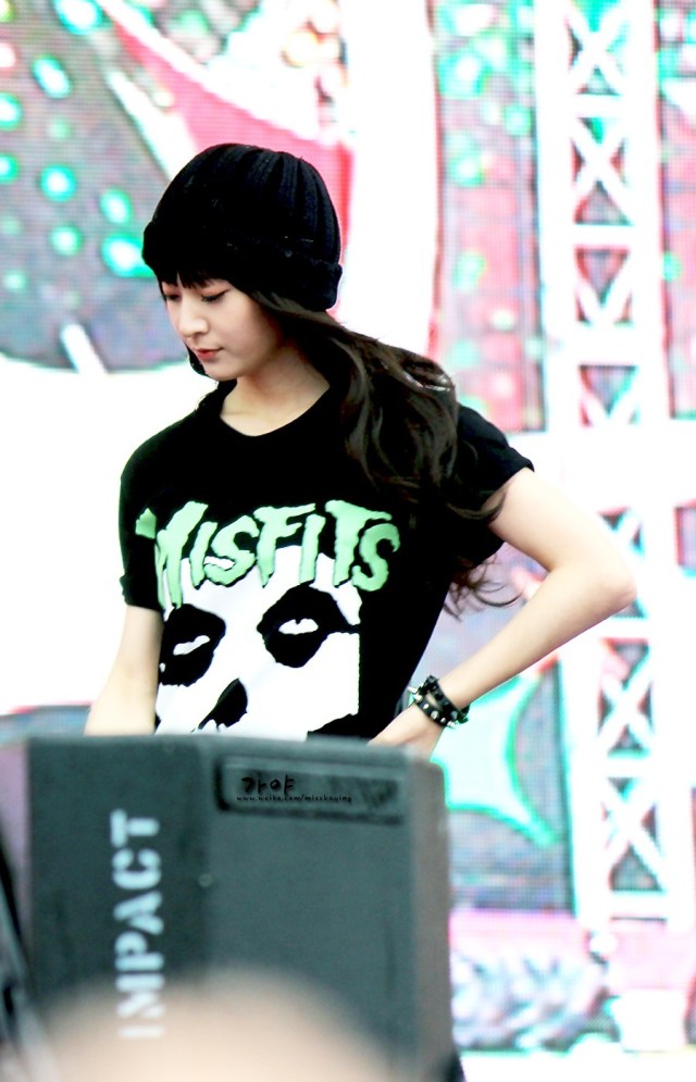 705db2f4gw1e68ipjkxlyj20p012w443