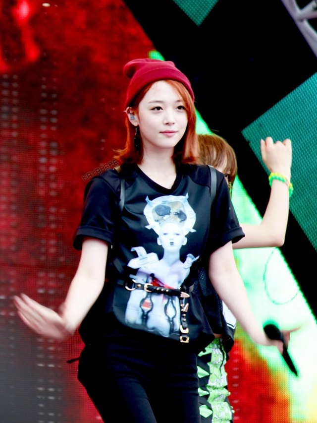 705db2f4gw1e69l60blkkj20p00xc0yq