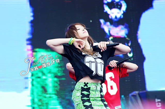 7517d01djw1e6j6bia7zij215o0rs47q