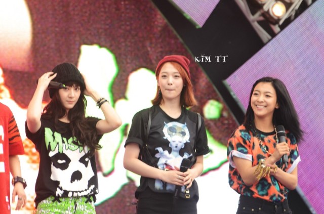 a1301459gw1e68jp3hkc3j21kw11o17x