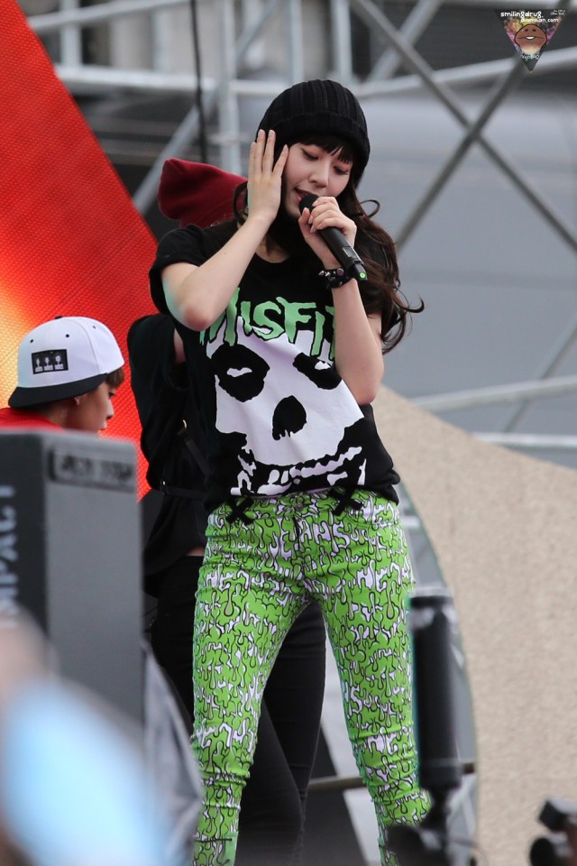 a572bf34jw1e69jw31x7qj20rs15oqin